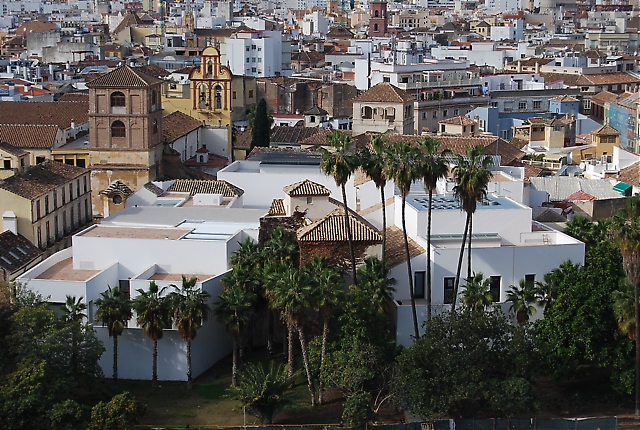 Utsikt över Picassomuseet från borgen Alcazaba i Málaga.